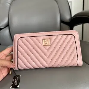 アメリカ限定【春色】Victoria's secret ★長財布★ s_wp_66771dcf693ff7ffe23dcb5e.webp